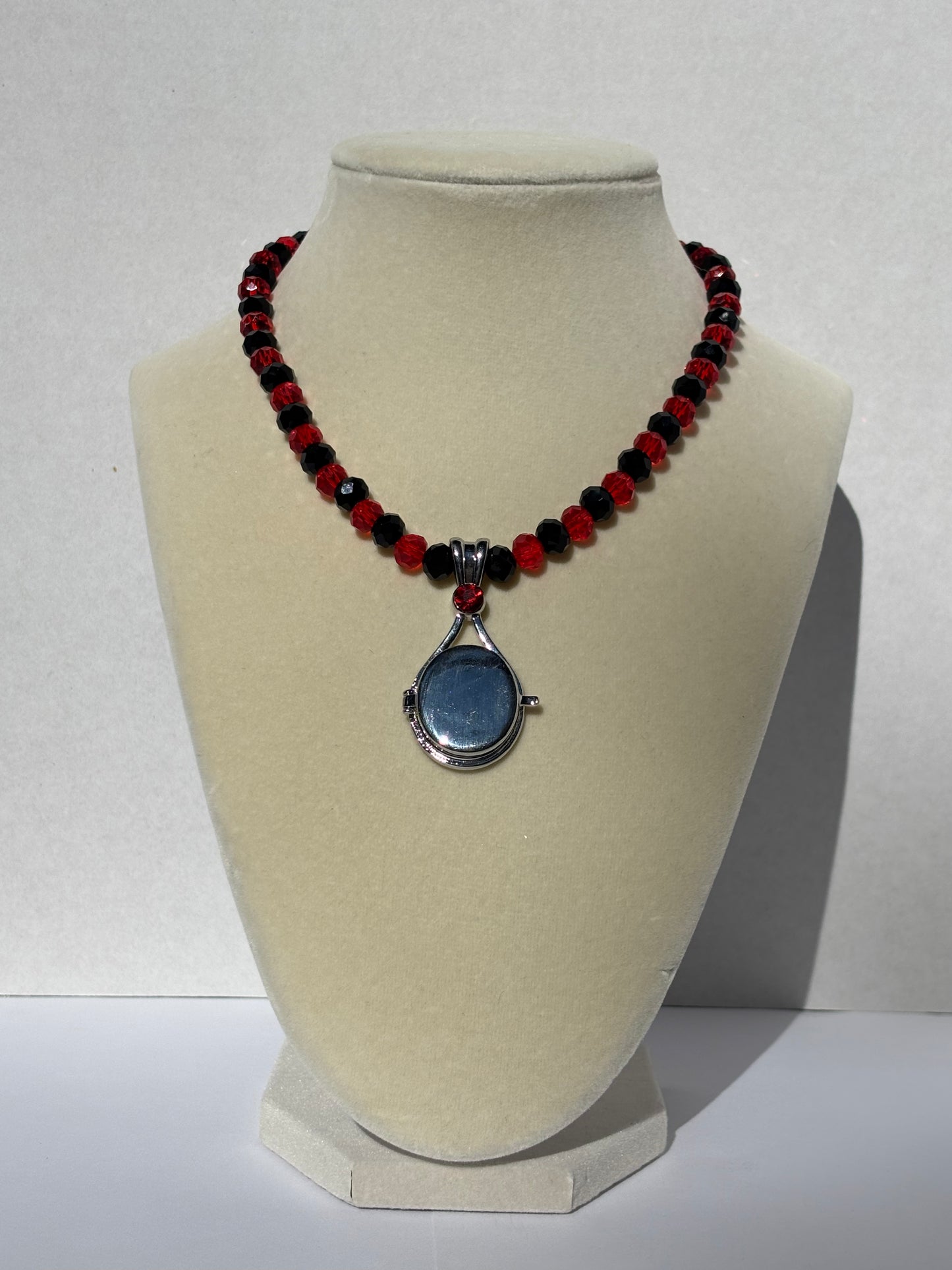 Rikki’s Locket Necklace
